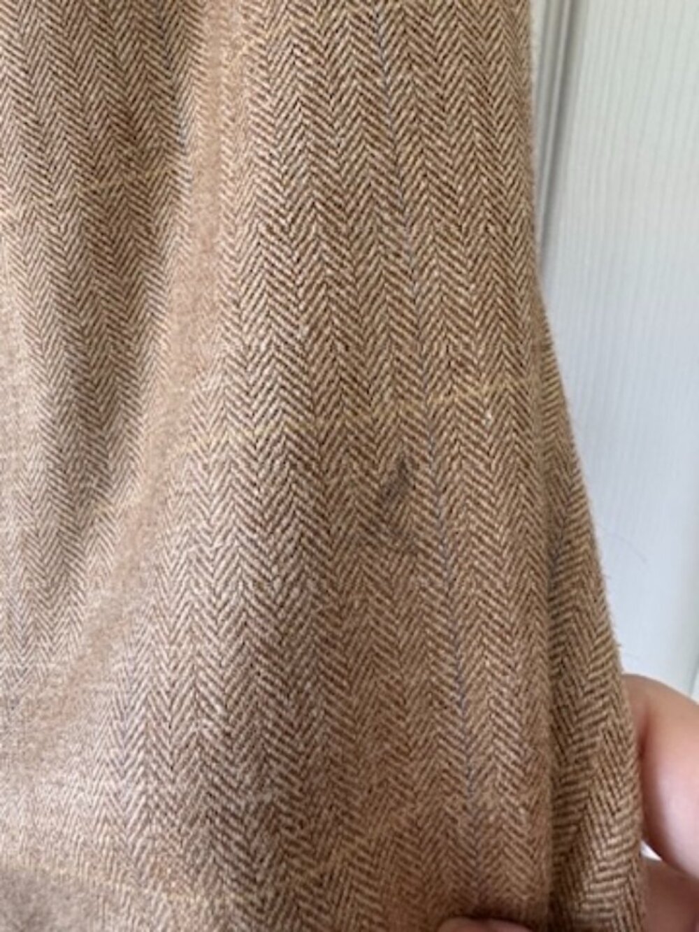 Fall Favorite! Brooks Brothers 346 Herringbone Sport Coat - Picture 3 of 9